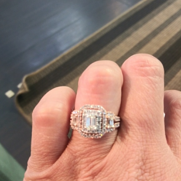 Diamond Ring - Picture 2 of 9